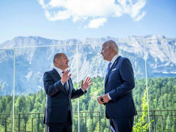 &Sigma;&tau;&omicron; &Mu;ό&nu;&alpha;&chi;&omicron; &omicron; &pi;&rho;ό&epsilon;&delta;&rho;&omicron;&sigmaf; &Mu;&pi;ά&iota;&nu;&tau;&epsilon;&nu; &gamma;&iota;&alpha; &tau;&eta; &Sigma;ύ&nu;&omicron;&delta;&omicron; &Kappa;&omicron;&rho;&upsilon;&phi;ή&sigmaf; &tau;&eta;&sigmaf; G7
