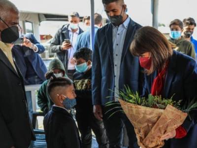 &Kappa;. &Sigma;&alpha;&kappa;&epsilon;&lambda;&lambda;&alpha;&rho;&omicron;&pi;&omicron;ύ&lambda;&omicron;&upsilon;: &Alpha;&nu;ά&gamma;&kappa;&eta; &pi;&lambda;ή&rho;&omicron;&upsilon;&sigmaf; &epsilon;&nu;&sigma;&omega;&mu;ά&tau;&omega;&sigma;&eta;&sigmaf; &tau;&omega;&nu; &Rho;&omicron;&mu;ά &sigma;&tau;&eta;&nu; &kappa;&omicron;&iota;&nu;&omega;&nu;ί&alpha;