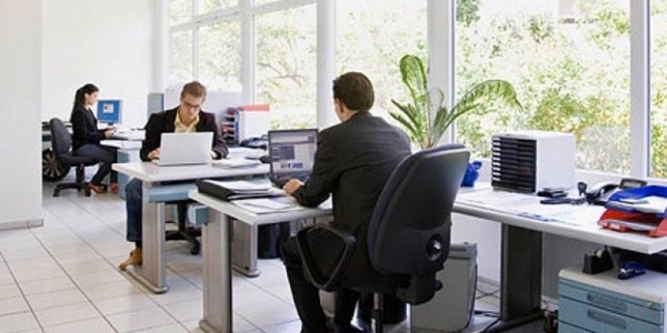 &Epsilon;&Lambda;&Sigma;&Tau;&Alpha;&Tau;: &Mu;&epsilon;&iota;ώ&theta;&eta;&kappa;&alpha;&nu; &kappa;&alpha;&tau;ά 30,5% &omicron;&iota; &kappa;&epsilon;&nu;έ&sigmaf; &theta;έ&sigma;&epsilon;&iota;&sigmaf; &epsilon;&rho;&gamma;&alpha;&sigma;ί&alpha;&sigmaf; &sigma;&tau;&omicron; &alpha;΄ &tau;&rho;ί&mu;&eta;&nu;&omicron;