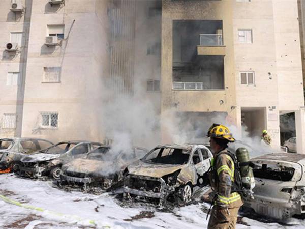 &Pi;ό&lambda;&epsilon;&mu;&omicron;&sigmaf; &Iota;&sigma;&rho;&alpha;ή&lambda;: &Xi;&epsilon;&kappa;ί&nu;&eta;&sigma;&epsilon; &eta; 4ή&mu;&epsilon;&rho;&eta; &alpha;&nu;&alpha;&kappa;&omega;&chi;ή - &Tau;&omicron; &alpha;&pi;ό&gamma;&epsilon;&upsilon;&mu;&alpha; &eta; &alpha;&pi;&epsilon;&lambda;&epsilon;&upsilon;&theta;έ&rho;&omega;&sigma;&eta; &omicron;&mu;ή&rho;&omega;&nu;