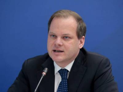 &Kappa;. &Kappa;&alpha;&rho;&alpha;&mu;&alpha;&nu;&lambda;ή&sigmaf;: &laquo;&Phi;&tau;&iota;ά&chi;&nu;&omicron;&upsilon;&mu;&epsilon; &nu;έ&omicron;&upsilon;&sigmaf; &delta;&rho;ό&mu;&omicron;&upsilon;&sigmaf; &kappa;&iota; &alpha;&nu;&alpha;&beta;&alpha;&theta;&mu;ί&zeta;&omicron;&upsilon;&mu;&epsilon; &tau;&omicron;&upsilon;&sigmaf; &upsilon;&pi;ά&rho;&chi;&omicron;&nu;&tau;&epsilon;&sigmaf;. &Mu;&epsilon; έ&nu;&alpha;&nu; &sigma;&tau;ό&chi;&omicron;: &alpha;&sigma;&phi;ά&lambda;&epsilon;&iota;&alpha;&raquo;