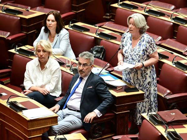 &Eta; &Alpha;&theta;&eta;&nu;ά &Lambda;&iota;&nu;&omicron;ύ έ&sigma;&tau;&epsilon;&iota;&lambda;&epsilon; &epsilon;&xi;ώ&delta;&iota;&kappa;&omicron; &sigma;&tau;&omicron;&nu; &Pi;&alpha;ύ&lambda;&omicron; &Pi;&omicron;&lambda;ά&kappa;&eta;: &laquo;&Kappa;&alpha;&tau;έ&beta;&alpha;&sigma;&epsilon; &tau;&iota;&sigmaf; &sigma;&upsilon;&kappa;&omicron;&phi;&alpha;&nu;&tau;&iota;&kappa;έ&sigmaf; &alpha;&nu;&alpha;&rho;&tau;ή&sigma;&epsilon;&iota;&sigmaf; &sigma;&omicron;&upsilon;&raquo;