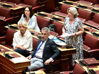 &Eta; &Alpha;&theta;&eta;&nu;ά &Lambda;&iota;&nu;&omicron;ύ έ&sigma;&tau;&epsilon;&iota;&lambda;&epsilon; &epsilon;&xi;ώ&delta;&iota;&kappa;&omicron; &sigma;&tau;&omicron;&nu; &Pi;&alpha;ύ&lambda;&omicron; &Pi;&omicron;&lambda;ά&kappa;&eta;: &laquo;&Kappa;&alpha;&tau;έ&beta;&alpha;&sigma;&epsilon; &tau;&iota;&sigmaf; &sigma;&upsilon;&kappa;&omicron;&phi;&alpha;&nu;&tau;&iota;&kappa;έ&sigmaf; &alpha;&nu;&alpha;&rho;&tau;ή&sigma;&epsilon;&iota;&sigmaf; &sigma;&omicron;&upsilon;&raquo;