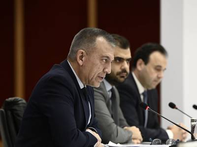 &Alpha;&nu;&omicron;ί&gamma;&omicron;&upsilon;&nu; &tau;&alpha; &gamma;ή&pi;&epsilon;&delta;&alpha; &alpha;&pi;ό &tau;&iota;&sigmaf; 13 &Phi;&epsilon;&beta;&rho;&omicron;&upsilon;&alpha;&rho;ί&omicron;&upsilon; &mu;&epsilon; &kappa;ά&mu;&epsilon;&rho;&epsilon;&sigmaf; &kappa;&alpha;&iota; &eta;&lambda;&epsilon;&kappa;&tau;&rho;&omicron;&nu;&iota;&kappa;ά &epsilon;&iota;&sigma;&iota;&tau;ή&rho;&iota;&alpha;