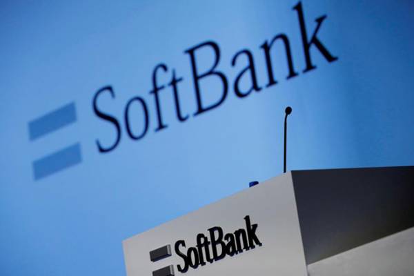 SoftBank: &Kappa;&alpha;&theta;&alpha;&rho;ά &kappa;έ&rho;&delta;&eta; 3,5 &delta;&iota;&sigma;. &delta;&omicron;&lambda;. &mu;&epsilon; ώ&theta;&eta;&sigma;&eta; &alpha;&pi;ό &tau;&eta;&nu; &alpha;&nu;&theta;&epsilon;&kappa;&tau;&iota;&kappa;ό&tau;&eta;&tau;&alpha; &tau;&eta;&sigmaf; AI