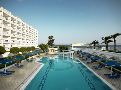 Mitsis Hotel: &Xi;&epsilon;&kappa;&iota;&nu;ά &tau;&eta; &lambda;&epsilon;&iota;&tau;&omicron;&upsilon;&rho;&gamma;ί&alpha; &tau;&omicron;&upsilon; 1&eta; &Alpha;&pi;&rho;&iota;&lambda;ί&omicron;&upsilon;