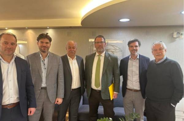 &Sigma;&tau;&rho;&alpha;&tau;&eta;&gamma;&iota;&kappa;ή &sigma;&upsilon;&nu;&epsilon;&rho;&gamma;&alpha;&sigma;ί&alpha; ARAG Hellas &kappa;&alpha;&iota; Sofos Insurance Agency &Alpha;.&Epsilon;.