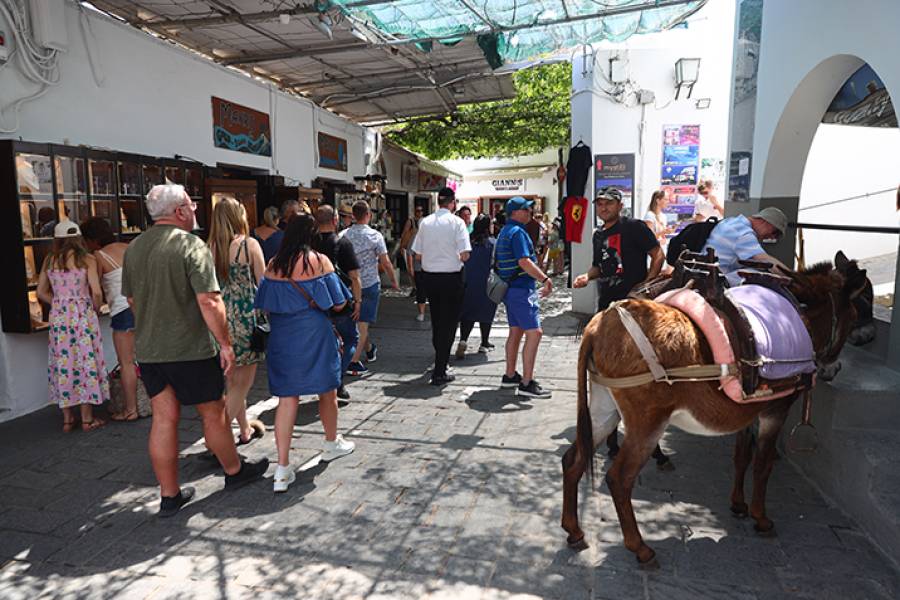 &Alpha;ύ&xi;&eta;&sigma;&eta; &tau;&zeta;ί&rho;&omicron;&upsilon; 14,8% &sigma;&epsilon; &kappa;&alpha;&tau;&alpha;&lambda;ύ&mu;&alpha;&tau;&alpha; &kappa;&alpha;&iota; &epsilon;&sigma;&tau;ί&alpha;&sigma;&eta; &tau;&omicron; &Mu;ά&iota;&omicron; &tau;&omicron;&upsilon; 2024