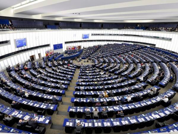 &Pi;&lambda;&epsilon;&iota;&omicron;&psi;&eta;&phi;ί&alpha; &sigma;&upsilon;&gamma;&kappa;&rho;&omicron;&tau;&omicron;ύ&nu; &omicron;&iota; &epsilon;&upsilon;&rho;&omega;&pi;&alpha;ϊ&sigma;&tau;έ&sigmaf; &Kappa;&epsilon;&nu;&tau;&rho;&omicron;&delta;&epsilon;&xi;&iota;ά&sigmaf;, &Kappa;έ&nu;&tau;&rho;&omicron;&upsilon; &kappa;&alpha;&iota; &Kappa;&epsilon;&nu;&tau;&rho;&omicron;&alpha;&rho;&iota;&sigma;&tau;&epsilon;&rho;ά&sigmaf; &sigma;&tau;&omicron; &nu;έ&omicron; &Epsilon;&upsilon;&rho;&omega;&kappa;&omicron;&iota;&nu;&omicron;&beta;&omicron;ύ&lambda;&iota;&omicron;