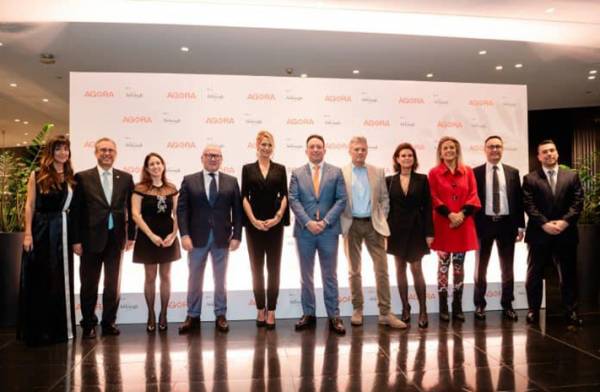 &Eta; AGORA Insurance &epsilon;&iota;&sigma;έ&rho;&chi;&epsilon;&tau;&alpha;&iota; &delta;&upsilon;&nu;&alpha;&mu;&iota;&kappa;ά &sigma;&tau;&eta;&nu; &epsilon;&lambda;&lambda;&eta;&nu;&iota;&kappa;ή &alpha;&sigma;&phi;&alpha;&lambda;&iota;&sigma;&tau;&iota;&kappa;ή &alpha;&gamma;&omicron;&rho;ά