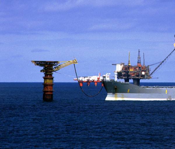ENI &kappa;&alpha;&iota; Total &alpha;&nu;&alpha;&kappa;ά&lambda;&upsilon;&psi;&alpha;&nu; &mu;&epsilon;&gamma;ά&lambda;&omicron; &kappa;&omicron;ί&tau;&alpha;&sigma;&mu;&alpha; &phi;&upsilon;&sigma;&iota;&kappa;&omicron;ύ &alpha;&epsilon;&rho;ί&omicron;&upsilon; &sigma;&tau;&eta;&nu; &Kappa;ύ&pi;&rho;&omicron;