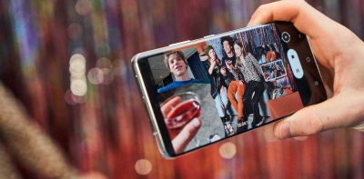 &Tau;&alpha; &nu;έ&alpha; Samsung Galaxy S21 5G &sigma;&epsilon; COSMOTE &kappa;&alpha;&iota; &Gamma;&Epsilon;&Rho;&Mu;&Alpha;&Nu;&Omicron;