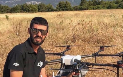 &Delta;&eta;&mu;&omicron;&sigma;ί&alpha; &delta;&alpha;&pi;ά&nu;&eta; &eta; &kappa;&eta;&delta;&epsilon;ί&alpha; &tau;&omicron;&upsilon; &epsilon;&theta;&epsilon;&lambda;&omicron;&nu;&tau;ή &pi;&upsilon;&rho;&omicron;&sigma;&beta;έ&sigma;&tau;&eta; &Beta;&alpha;&sigma;ί&lambda;&eta; &Phi;&iota;&lambda;ώ&rho;&alpha;