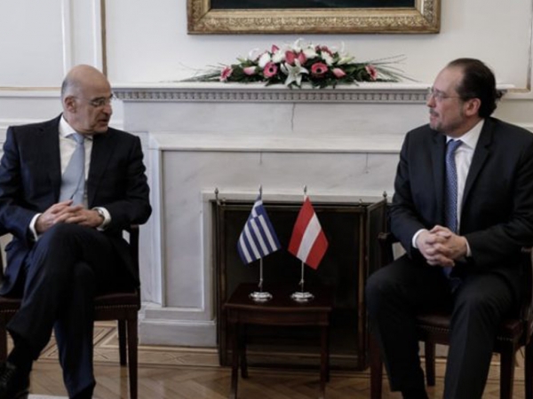 &Alpha;&upsilon;&sigma;&tau;&rho;&iota;&alpha;&kappa;ό&sigmaf; &Upsilon;&Pi;&Epsilon;&Xi;: &Omicron; &Epsilon;&rho;&nu;&tau;&omicron;&gamma;ά&nu; &kappa;&alpha;&lambda;&lambda;&iota;&epsilon;&rho;&gamma;&epsilon;ί &kappa;&lambda;ί&mu;&alpha; &epsilon;&nu;&alpha;&nu;&tau;ί&omicron;&nu; &tau;&eta;&sigmaf; &Epsilon;&lambda;&lambda;ά&delta;&alpha;&sigmaf;