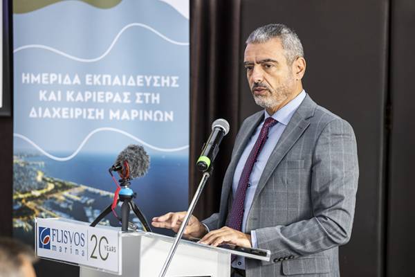 &Mu;&alpha;&rho;ί&nu;&alpha; &Phi;&lambda;&omicron;ί&sigma;&beta;&omicron;&upsilon;: 1&eta; &Eta;&mu;&epsilon;&rho;ί&delta;&alpha; &Epsilon;&kappa;&pi;&alpha;ί&delta;&epsilon;&upsilon;&sigma;&eta;&sigmaf; &kappa;&alpha;&iota; &Kappa;&alpha;&rho;&iota;έ&rho;&alpha;&sigmaf; &sigma;&tau;&eta; &Delta;&iota;&alpha;&chi;&epsilon;ί&rho;&iota;&sigma;&eta; &Mu;&alpha;&rho;&iota;&nu;ώ&nu;