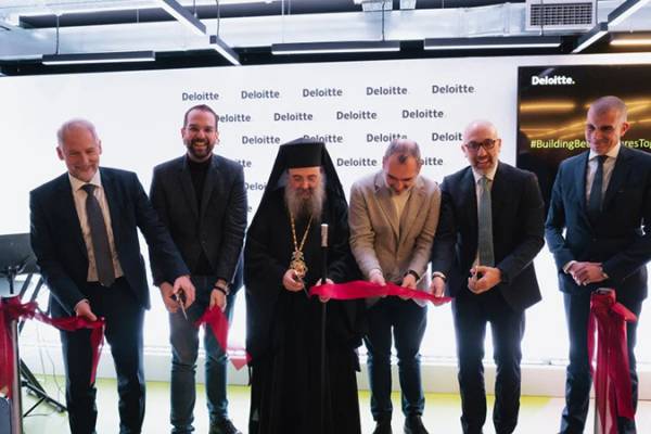 Deloitte: &Epsilon;&gamma;&kappa;&alpha;&iota;&nu;ί&alpha;&sigma;&epsilon; &nu;έ&alpha; &gamma;&rho;&alpha;&phi;&epsilon;ί&alpha; &sigma;&tau;&eta;&nu; &Pi;ά&tau;&rho;&alpha; &kappa;&alpha;&iota; &delta;&eta;&mu;&iota;&omicron;&upsilon;&rho;&gamma;&epsilon;ί &tau;&omicron; &Beta;rainzone