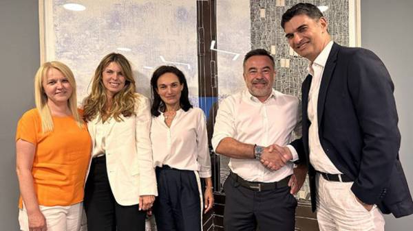 &Eta; Howden &epsilon;&xi;&alpha;&gamma;ό&rho;&alpha;&sigma;&epsilon; &tau;&eta;&nu; Globassure