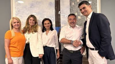 &Eta; Howden &epsilon;&xi;&alpha;&gamma;ό&rho;&alpha;&sigma;&epsilon; &tau;&eta;&nu; Globassure