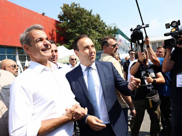 &Pi;&alpha;&rho;&omicron;&upsilon;&sigma;&iota;ά&sigma;&tau;&eta;&kappa;&epsilon; &omicron; &kappa;ό&mu;&beta;&omicron;&sigmaf; &delta;&iota;&alpha;&delta;&iota;&kappa;&tau;&upsilon;&alpha;&kappa;ώ&nu; &eta;&lambda;&epsilon;&kappa;&tau;&rho;&omicron;&nu;&iota;&kappa;ώ&nu; &upsilon;&pi;&eta;&rho;&epsilon;&sigma;&iota;ώ&nu; &tau;&omega;&nu; &Delta;ή&mu;&omega;&nu; govHUB