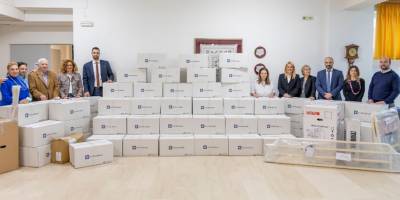 Alpha Bank: &Pi;&alpha;&rho;έ&delta;&omega;&sigma;&epsilon; &pi;&epsilon;&rho;&iota;&sigma;&sigma;ό&tau;&epsilon;&rho;&alpha; &alpha;&pi;ό 19.000 &tau;&epsilon;&mu;ά&chi;&iota;&alpha; &iota;&alpha;&tau;&rho;&omicron;&phi;&alpha;&rho;&mu;&alpha;&kappa;&epsilon;&upsilon;&tau;&iota;&kappa;&omicron;ύ &epsilon;&xi;&omicron;&pi;&lambda;&iota;&sigma;&mu;&omicron;ύ &sigma;&tau;&eta;&nu; &Kappa;&epsilon;&nu;&tau;&rho;&iota;&kappa;ή &Mu;&alpha;&kappa;&epsilon;&delta;&omicron;&nu;ί&alpha;