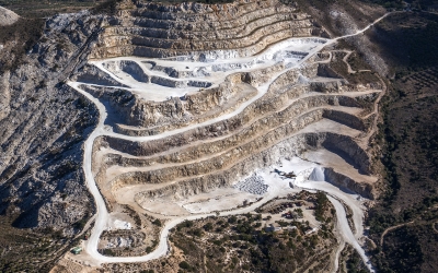 &Tau;&alpha; &mu;έ&lambda;&eta; &tau;&omicron;&upsilon; &Sigma;&upsilon;&nu;&delta;έ&sigma;&mu;&omicron;&upsilon; &Mu;&epsilon;&tau;&alpha;&lambda;&lambda;&epsilon;&upsilon;&tau;&iota;&kappa;ώ&nu; &Epsilon;&pi;&iota;&chi;&epsilon;&iota;&rho;ή&sigma;&epsilon;&omega;&nu; &sigma;&tau;&omicron; &pi;&lambda;&epsilon;&upsilon;&rho;ό &tau;&eta;&sigmaf; &epsilon;&lambda;&lambda;&eta;&nu;&iota;&kappa;ή&sigmaf; &kappa;&omicron;&iota;&nu;&omega;&nu;ί&alpha;&sigmaf;
