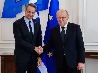 &Kappa;. &Mu;&eta;&tau;&sigma;&omicron;&tau;ά&kappa;&eta;&sigmaf; &sigma;&epsilon; &Alpha;. &Kappa;&omicron;&upsilon;&mu;&pi;ί&lambda;&iota;&omicron;&upsilon;&sigmaf;: &Eta; ά&mu;&upsilon;&nu;&alpha; &epsilon;ί&nu;&alpha;&iota; &epsilon;&upsilon;&rho;&omega;&pi;&alpha;ϊ&kappa;ό &delta;&eta;&mu;ό&sigma;&iota;&omicron; &alpha;&gamma;&alpha;&theta;ό &kappa;&alpha;&iota; &alpha;&pi;&alpha;&iota;&tau;&epsilon;ί &kappa;&omicron;&iota;&nu;ό &delta;&alpha;&nu;&epsilon;&iota;&sigma;&mu;ό