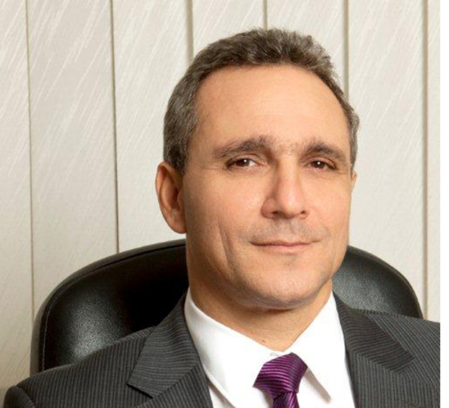 &Alpha;&phi;&omicron;ί &Chi;&alpha;ΐ&tau;&omicron;&gamma;&lambda;&omicron;&upsilon;: &Nu;έ&omicron;&sigmaf; &Epsilon;&mu;&pi;&omicron;&rho;&iota;&kappa;ό&sigmaf; &Delta;&iota;&epsilon;&upsilon;&theta;&upsilon;&nu;&tau;ή&sigmaf; &omicron; &kappa;. &Mu;&alpha;&nu;ώ&lambda;&eta;&sigmaf; &Pi;&alpha;&upsilon;&lambda;ί&delta;&eta;&sigmaf;