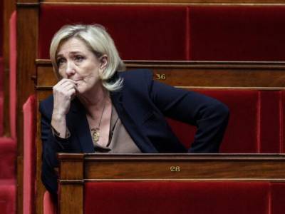 &Mu;&alpha;&rho;ί&nu; &Lambda;&epsilon;&pi;έ&nu;: &Kappa;&alpha;&tau;&alpha;&delta;&iota;&kappa;ά&sigma;&tau;&eta;&kappa;&epsilon; &gamma;&iota;&alpha; &upsilon;&pi;&epsilon;&xi;&alpha;ί&rho;&epsilon;&sigma;&eta; &delta;&eta;&mu;ό&sigma;&iota;&omicron;&upsilon; &chi;&rho;ή&mu;&alpha;&tau;&omicron;&sigmaf;