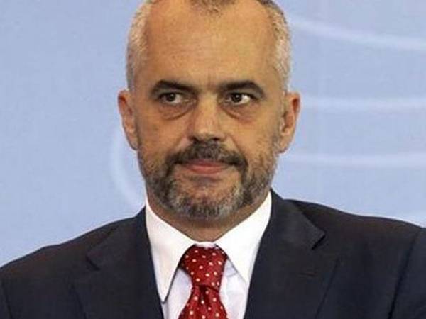 Έ&nu;&tau;&iota; &Rho;ά&mu;&alpha;: &laquo;&Mu;&epsilon; &tau;&eta;&nu; &Iota;&tau;&alpha;&lambda;ί&alpha; &kappa;ά&nu;&alpha;&mu;&epsilon; &lambda;&alpha;&theta;&rho;&epsilon;&mu;&pi;ό&rho;&iota;&omicron; &epsilon;&mu;&beta;&omicron;&lambda;ί&omega;&nu; &kappa;&alpha;&tau;ά &tau;&omicron;&upsilon; &kappa;&omicron;&rho;&omega;&nu;&omicron;ϊ&omicron;ύ &gamma;&iota;&alpha; &nu;&alpha; &sigma;ώ&sigma;&omicron;&upsilon;&mu;&epsilon; &alpha;&nu;&theta;&rho;ώ&pi;&iota;&nu;&epsilon;&sigmaf; &zeta;&omega;έ&sigmaf;&raquo;