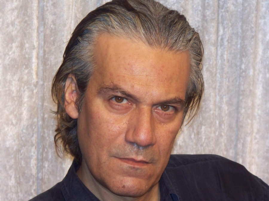 &Pi;έ&theta;&alpha;&nu;&epsilon; &omicron; &eta;&theta;&omicron;&pi;&omicron;&iota;ό&sigmaf; &Theta;&epsilon;ό&phi;&iota;&lambda;&omicron;&sigmaf; &Beta;&alpha;&nu;&delta;ώ&rho;&omicron;&sigmaf;