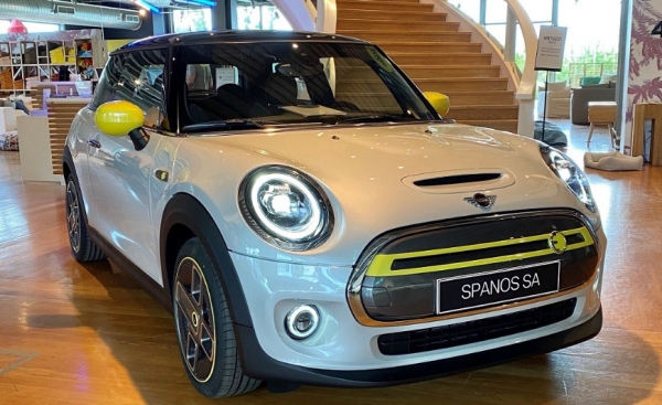&Tau;&omicron; &pi;&rho;ώ&tau;&omicron; &alpha;&mu;&iota;&gamma;ώ&sigmaf; &eta;&lambda;&epsilon;&kappa;&tau;&rho;&iota;&kappa;ό MINI &laquo;&mu;&pi;ή&kappa;&epsilon;&raquo; &sigma;&tau;&eta;&nu; COCO-MAT &Kappa;&eta;&phi;&iota;&sigma;&iota;ά&sigmaf;