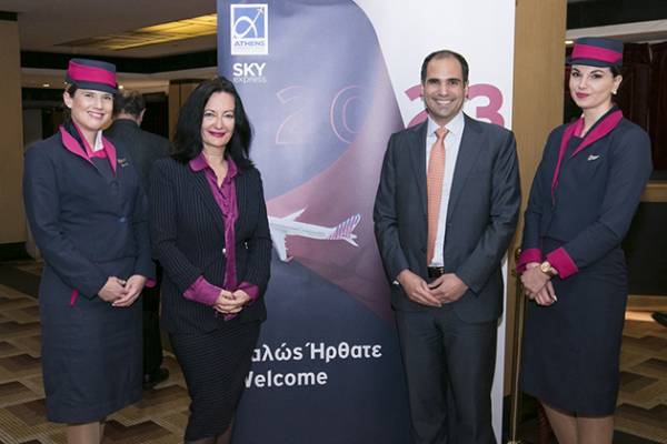 SKY express: &Mu;&epsilon;&gamma;ά&lambda;&eta;, &sigma;ύ&gamma;&chi;&rho;&omicron;&nu;&eta; &kappa;&alpha;&iota; &alpha;&kappa;ό&mu;&alpha; &pi;&iota;&omicron; &laquo;&pi;&rho;ά&sigma;&iota;&nu;&eta;&raquo;