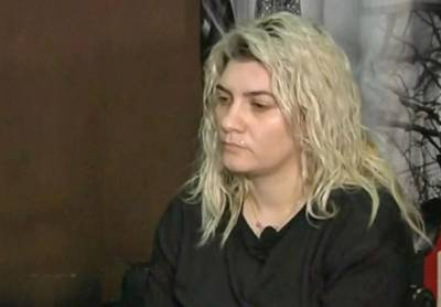 &Pi;&iota;&sigma;&pi;&iota;&rho;ί&gamma;&kappa;&omicron;&upsilon;: &laquo;&Epsilon;ί&mu;&alpha;&iota; &mu;&eta;&tau;έ&rho;&alpha; &pi;&omicron;&upsilon; έ&chi;&alpha;&sigma;&epsilon; &tau;&rho;ί&alpha; &pi;&alpha;&iota;&delta;&iota;ά &kappa;&alpha;&iota; &epsilon;ί&mu;&alpha;&iota; έ&nu;&alpha; &beta;ή&mu;&alpha; &alpha;&pi;ό &tau;&eta; &phi;&upsilon;&lambda;&alpha;&kappa;ή&raquo;