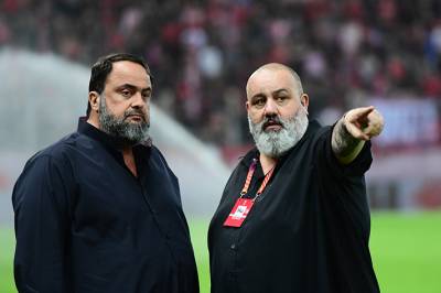 &Delta;ί&omega;&xi;&eta; &sigma;&epsilon; &Mu;&alpha;&rho;&iota;&nu;ά&kappa;&eta;, &Kappa;&alpha;&rho;&alpha;&pi;&alpha;&pi;ά &kappa;&alpha;&iota; &Mu;ώ&rho;&alpha;&lambda;&eta; &gamma;&iota;&alpha; &tau;&eta; &delta;&omicron;&lambda;&omicron;&phi;&omicron;&nu;ί&alpha; &Lambda;&upsilon;&gamma;&gamma;&epsilon;&rho;ί&delta;&eta;