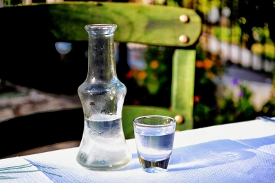 &Tau;έ&lambda;&omicron;&sigmaf; &sigma;&epsilon; &chi;ύ&mu;&alpha; &tau;&sigma;ί&pi;&omicron;&upsilon;&rho;&omicron; &kappa;&alpha;&iota; &tau;&sigma;&iota;&kappa;&omicron;&upsilon;&delta;&iota;ά &sigma;&epsilon; &epsilon;&sigma;&tau;&iota;&alpha;&tau;ό&rho;&iota;&alpha;, &kappa;&alpha;&phi;&epsilon;&nu;&epsilon;ί&alpha; &alpha;&lambda;&lambda;ά &kappa;&alpha;&iota; &kappa;ά&beta;&epsilon;&sigmaf;