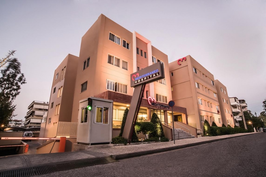 Mediterraneo Hospital: &Delta;ύ&omicron; &alpha;&pi;ό &tau;&iota;&sigmaf; &mu;&epsilon;&gamma;&alpha;&lambda;ύ&tau;&epsilon;&rho;&epsilon;&sigmaf; &sigma;&epsilon; έ&kappa;&tau;&alpha;&sigma;&eta; &epsilon;&pi;&epsilon;&mu;&beta;ά&sigma;&epsilon;&iota;&sigmaf; ESD &sigma;&tau;&omicron;&mu;ά&chi;&omicron;&upsilon;