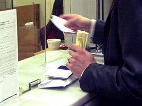 &laquo;&Nu;ό&mu;&omicron;&sigmaf; &Kappa;&alpha;&tau;&sigma;έ&lambda;&eta;&raquo;: &Tau;&iota; &sigma;&eta;&mu;&alpha;ί&nu;&epsilon;&iota; &gamma;&iota;&alpha; &tau;&omicron;&upsilon;&sigmaf; &delta;&alpha;&nu;&epsilon;&iota;&omicron;&lambda;ή&pi;&tau;&epsilon;&sigmaf; &eta; &alpha;&pi;ό&phi;&alpha;&sigma;&eta; &tau;&omicron;&upsilon; &Alpha;&rho;&epsilon;ί&omicron;&upsilon; &Pi;ά&gamma;&omicron;&upsilon;