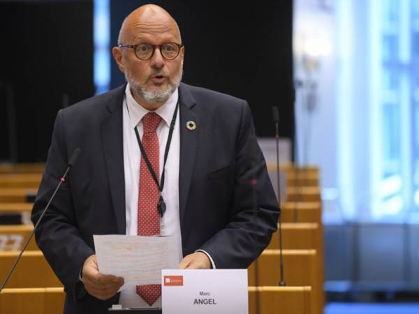 &Omicron; &Mu;&alpha;&rho;&kappa; Ά&nu;&gamma;&kappa;&epsilon;&lambda; &nu;έ&omicron;&sigmaf; &alpha;&nu;&tau;&iota;&pi;&rho;ό&epsilon;&delta;&rho;&omicron;&sigmaf; &tau;&omicron;&upsilon; &Epsilon;&upsilon;&rho;&omega;&kappa;&omicron;&iota;&nu;&omicron;&beta;&omicron;&upsilon;&lambda;ί&omicron;&upsilon; &sigma;&tau;&eta; &theta;έ&sigma;&eta; &tau;&eta;&sigmaf; &Epsilon;ύ&alpha;&sigmaf; &Kappa;&alpha;ϊ&lambda;ή