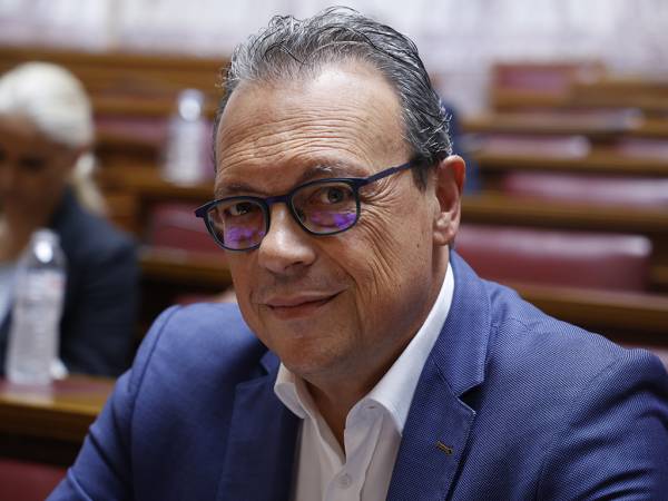 &Omicron; &Sigma;&omega;&kappa;&rho;ά&tau;&eta;&sigmaf; &Phi;ά&mu;&epsilon;&lambda;&lambda;&omicron;&sigmaf; &alpha;&nu;&alpha;&kappa;&omicron;ί&nu;&omega;&sigma;&epsilon; &tau;&eta;&nu; &upsilon;&pi;&omicron;&psi;&eta;&phi;&iota;ό&tau;&eta;&tau;ά &tau;&omicron;&upsilon; &gamma;&iota;&alpha; &tau;&eta;&nu; &pi;&rho;&omicron;&epsilon;&delta;&rho;ί&alpha; &tau;&omicron;&upsilon; &Sigma;&Upsilon;&Rho;&Iota;&Zeta;&Alpha;