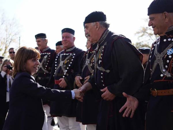 &Epsilon;&pi;ί&sigma;&kappa;&epsilon;&psi;&eta; &tau;&eta;&sigmaf; &Pi;&rho;&omicron;έ&delta;&rho;&omicron;&upsilon; &tau;&eta;&sigmaf; &Delta;&eta;&mu;&omicron;&kappa;&rho;&alpha;&tau;ί&alpha;&sigmaf; &Kappa;&alpha;&tau;. &Sigma;&alpha;&kappa;&epsilon;&lambda;&lambda;&alpha;&rho;&omicron;&pi;&omicron;ύ&lambda;&omicron;&upsilon; &sigma;&tau;&eta;&nu; &Kappa;&alpha;&sigma;&tau;&omicron;&rho;&iota;ά