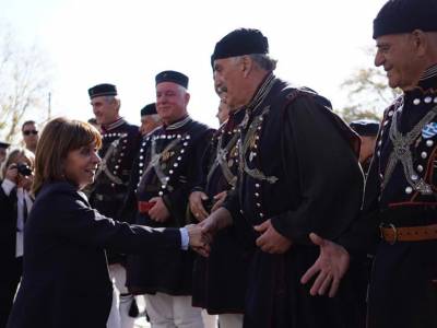 &Epsilon;&pi;ί&sigma;&kappa;&epsilon;&psi;&eta; &tau;&eta;&sigmaf; &Pi;&rho;&omicron;έ&delta;&rho;&omicron;&upsilon; &tau;&eta;&sigmaf; &Delta;&eta;&mu;&omicron;&kappa;&rho;&alpha;&tau;ί&alpha;&sigmaf; &Kappa;&alpha;&tau;. &Sigma;&alpha;&kappa;&epsilon;&lambda;&lambda;&alpha;&rho;&omicron;&pi;&omicron;ύ&lambda;&omicron;&upsilon; &sigma;&tau;&eta;&nu; &Kappa;&alpha;&sigma;&tau;&omicron;&rho;&iota;ά