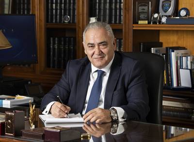 &Gamma;. &Chi;&alpha;&tau;&zeta;&eta;&theta;&epsilon;&omicron;&delta;&omicron;&sigma;ί&omicron;&upsilon;: &Omicron;&iota; &tau;&rho;ά&pi;&epsilon;&zeta;&epsilon;&sigmaf; &delta;&epsilon;&nu; &pi;&rho;έ&pi;&epsilon;&iota; &nu;&alpha; &xi;&epsilon;&chi;&nu;ά&nu;&epsilon; ό&tau;&iota; &upsilon;&pi;ά&rho;&chi;&omicron;&upsilon;&nu; &mu;&epsilon; &tau;&alpha; &chi;&rho;ή&mu;&alpha;&tau;&alpha; &tau;&omicron;&upsilon; &epsilon;&lambda;&lambda;&eta;&nu;&iota;&kappa;&omicron;ύ &lambda;&alpha;&omicron;ύ