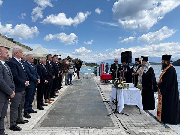 &Omicron; &Sigma;&tau;. &Gamma;&kappa;ί&kappa;&alpha;&sigmaf; &sigma;&tau;&alpha; &epsilon;&gamma;&kappa;&alpha;ί&nu;&iota;&alpha; &tau;&omicron;&upsilon; &kappa;&alpha;&tau;&alpha;&phi;&upsilon;&gamma;ί&omicron;&upsilon; &tau;&omicron;&upsilon;&rho;&iota;&sigma;&tau;&iota;&kappa;ώ&nu; &sigma;&kappa;&alpha;&phi;ώ&nu; &sigma;&tau;&omicron; &Nu;&upsilon;&delta;&rho;ί: &laquo;&Eta; &Lambda;&epsilon;&upsilon;&kappa;ά&delta;&alpha; &sigma;&tau;&eta;&nu; &pi;&rho;ώ&tau;&eta; &gamma;&rho;&alpha;&mu;&mu;ή &tau;&eta;&sigmaf; &alpha;&nu;ά&pi;&tau;&upsilon;&xi;&eta;&sigmaf; &tau;&omicron;&upsilon; &theta;&alpha;&lambda;ά&sigma;&sigma;&iota;&omicron;&upsilon; &tau;&omicron;&upsilon;&rho;&iota;&sigma;&mu;&omicron;ύ&raquo;