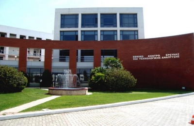 &Epsilon;&Kappa;&Epsilon;&Tau;&Alpha;: &Delta;&epsilon;&kappa;ά&delta;&epsilon;&sigmaf; &sigma;&upsilon;&mu;&beta;ό&lambda;&alpha;&iota;&alpha; &mu;&epsilon; &tau;&eta; &beta;&iota;&omicron;&mu;&eta;&chi;&alpha;&nu;ί&alpha; &kappa;&alpha;&iota; &alpha;&nu;&tau;&alpha;&gamma;&omega;&nu;&iota;&sigma;&tau;&iota;&kappa;ά &epsilon;&rho;&epsilon;&upsilon;&nu;&eta;&tau;&iota;&kappa;ά &pi;&rho;&omicron;&gamma;&rho;ά&mu;&mu;&alpha;&tau;&alpha; ά&nu;&omega; &tau;&omega;&nu; 60 &epsilon;&kappa;&alpha;&tau;. &euro; &tau;&omicron; 2020