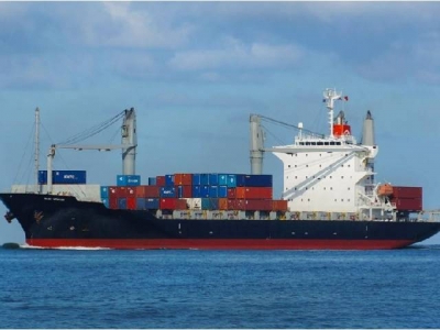 &Sigma;&tau;&eta;&nu; &alpha;&gamma;&omicron;&rho;ά &pi;έ&nu;&tau;&epsilon; containerships &pi;&rho;&omicron;&chi;ώ&rho;&eta;&sigma;&epsilon; &eta; Lomar Shipping