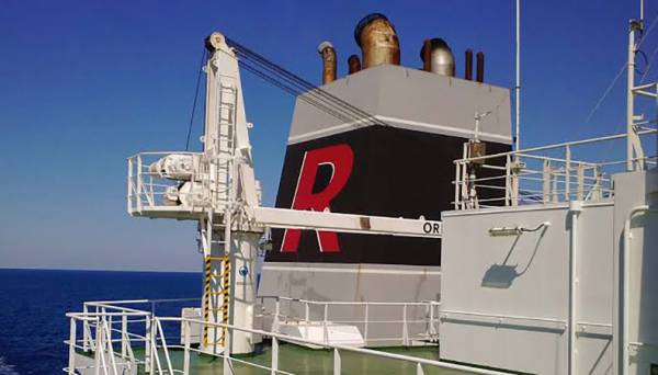 Roxana Shipping: &Alpha;&gamma;ό&rho;&alpha;&sigma;&epsilon; MR tanker 50.000 dwt