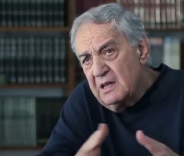 &Pi;έ&theta;&alpha;&nu;&epsilon; &omicron; &delta;&eta;&mu;&omicron;&sigma;&iota;&omicron;&gamma;&rho;ά&phi;&omicron;&sigmaf; &Gamma;&iota;ώ&rho;&gamma;&omicron;&sigmaf; &Mu;&pi;έ&rho;&tau;&sigma;&omicron;&sigmaf;