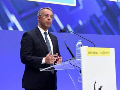 &Chi;&rho;. &Sigma;&tau;&alpha;ϊ&kappa;&omicron;ύ&rho;&alpha;&sigmaf;: &laquo;&Omicron;&iota; &pi;έ&nu;&tau;&epsilon; &pi;&upsilon;&lambda;ώ&nu;&epsilon;&sigmaf; &pi;&omicron;&upsilon; &alpha;&nu;&alpha;&beta;&alpha;&theta;&mu;ί&zeta;&omicron;&upsilon;&nu; &tau;&eta;&nu; &Epsilon;&lambda;&lambda;ά&delta;&alpha;&raquo;