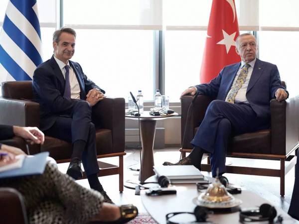 &Sigma;&tau;&eta;&nu; &Alpha;&theta;ή&nu;&alpha; &sigma;&tau;&iota;&sigmaf; 7 &Delta;&epsilon;&kappa;&epsilon;&mu;&beta;&rho;ί&omicron;&upsilon; &tau;&omicron; &Alpha;&nu;ώ&tau;&alpha;&tau;&omicron; &Sigma;&upsilon;&mu;&beta;&omicron;ύ&lambda;&iota;&omicron; &Sigma;&upsilon;&nu;&epsilon;&rho;&gamma;&alpha;&sigma;ί&alpha;&sigmaf; &pi;&alpha;&rho;&omicron;&upsilon;&sigma;ί&alpha; &Epsilon;&rho;&nu;&tau;&omicron;&gamma;ά&nu; &ndash; &Mu;&eta;&tau;&sigma;&omicron;&tau;ά&kappa;&eta;