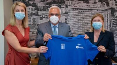 &Upsilon;&Gamma;&Epsilon;&Iota;&Alpha;: &Sigma;&upsilon;&nu;&epsilon;&chi;ί&zeta;&epsilon;&iota; &nu;&alpha; &sigma;&tau;&eta;&rho;ί&zeta;&epsilon;&iota; &tau;&eta;&nu; &Epsilon;&theta;&nu;&iota;&kappa;ή &Alpha;&theta;&lambda;&eta;&tau;&iota;&kappa;ή &Omicron;&mu;&omicron;&sigma;&pi;&omicron;&nu;&delta;ί&alpha; &Alpha;&tau;ό&mu;&omega;&nu; &mu;&epsilon; &Alpha;&nu;&alpha;&pi;&eta;&rho;ί&epsilon;&sigmaf; &gamma;&iota;&alpha; &mu;ί&alpha; &alpha;&kappa;ό&mu;&eta; &tau;&epsilon;&tau;&rho;&alpha;&epsilon;&tau;ί&alpha;